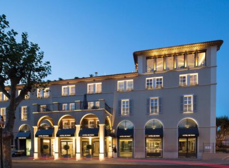 Chauffeur Service Hotel de Paris Saint Tropez Chauffeur Service Hotel de Paris Saint Tropez