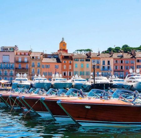 Chauffeur Service Saint-Tropez : Transport de luxe et partenaire Lifestyle Virtuoso pour vos déplacements VIP